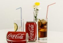 Czy coca cola można udrożnić rury?